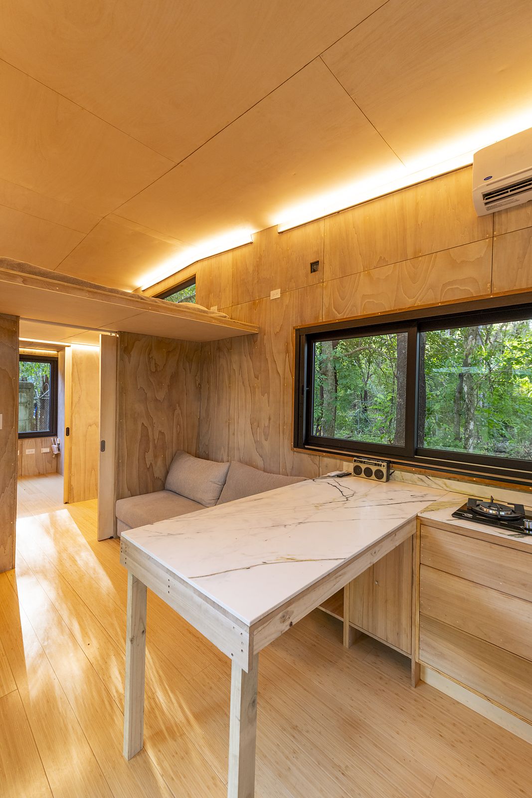 Aurora dining nook with jungle view